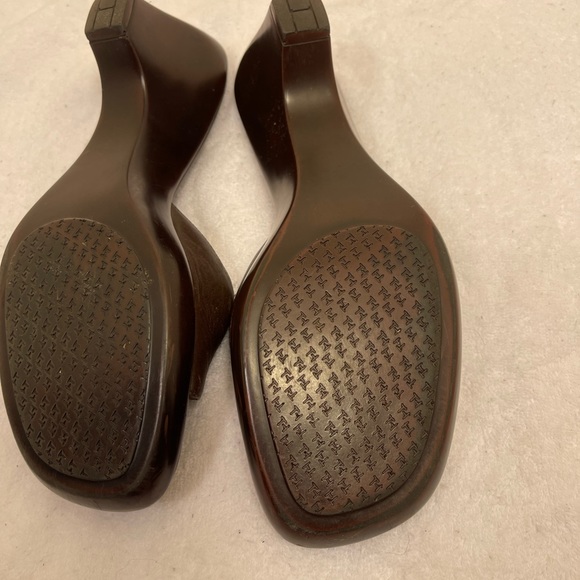 Tommy Hilfiger Brown Leather Sandals Size  8 (5) - Picture 7 of 7